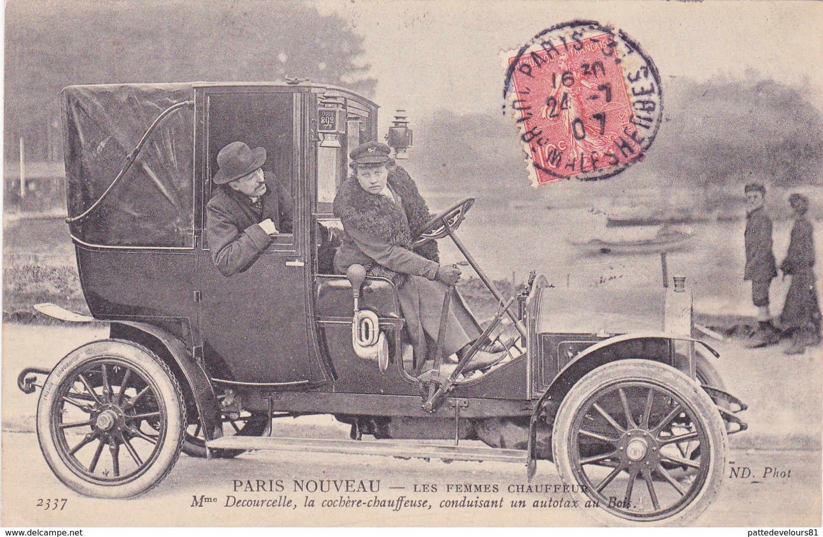 CPA PARIS NOUVEAU Les Femmes Chauffeurs Mme Decoucelle Cochère-Chauffeur Voiture Véhicule - Taxis & Fiacres