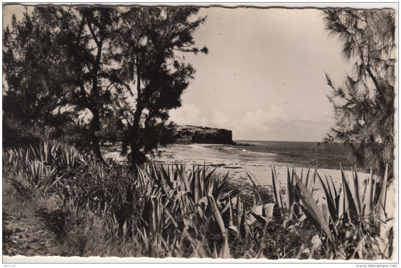 974 - REUNION - ILE BOURBON -  SAINT GILLES LES BAINS - LE CAP HOMARD - - Saint Paul