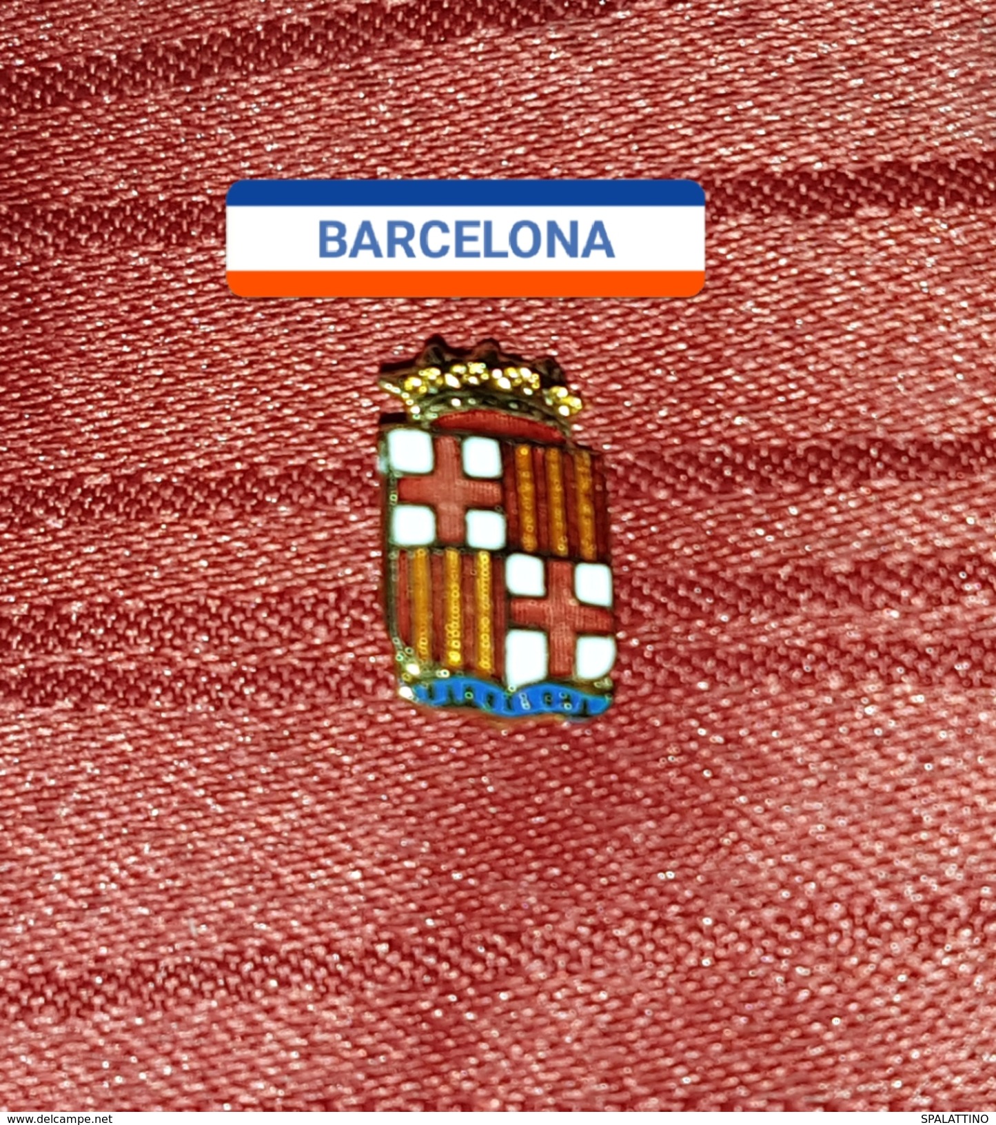 FC BARCELONA SPAIN ESPAÑA FOOTBALL SOCCER ENAMELKED PIN BADGE - Fútbol