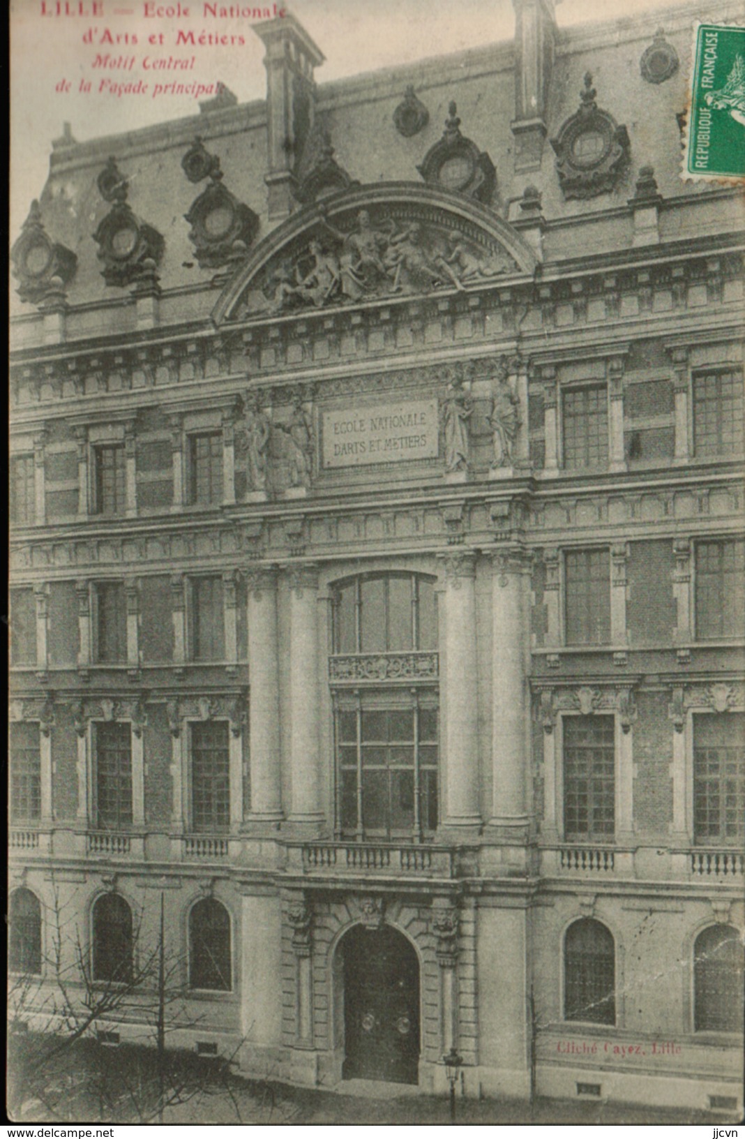 Lille - Ecole Nationale D' Arts Et Métiers ( Motif Central De La Façade Principale) - Lille