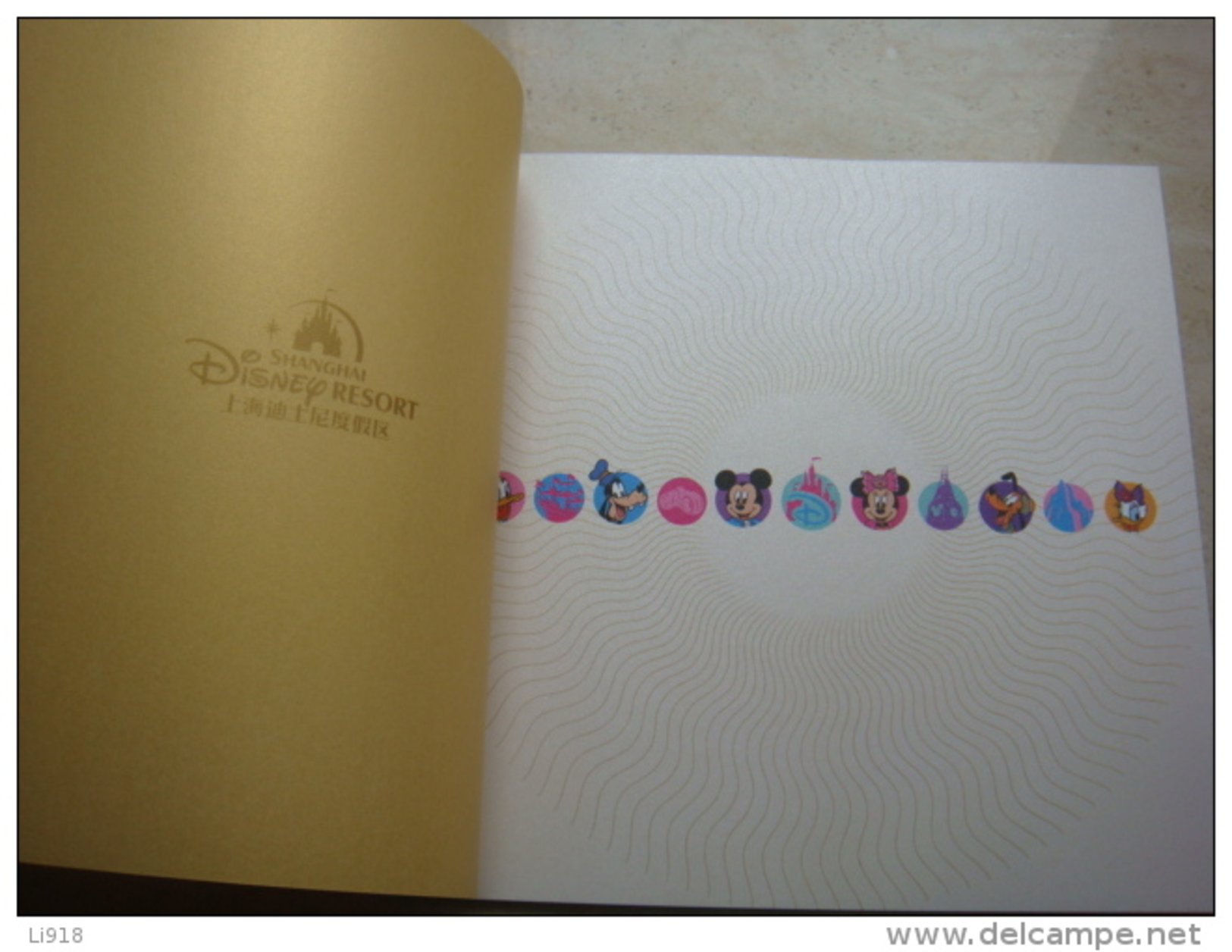 China 2016 Deluxe Stamp Book Disney Land ShangHai Resort Booklet Present - Ongebruikt