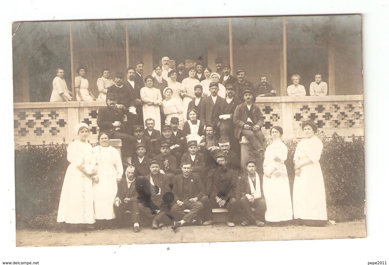 Carte Photo Militaria 01 BOURG En BRESSE Hôpital Des Nouvelles Casernes Soldats Infirmières .... - Guerra 1914-18