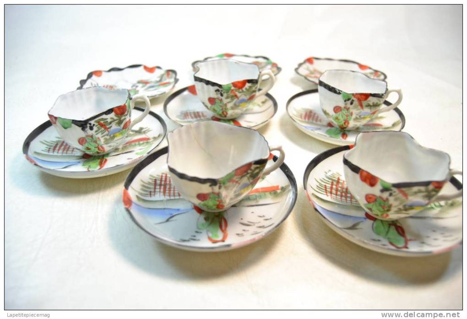 Ancien Service A Thé Japonais / Chinois ? 5 Tasses + Sous-coupes + 3 Petites Assiettes. Porcelaine Très Fine Décoré Main - Autres & Non Classés