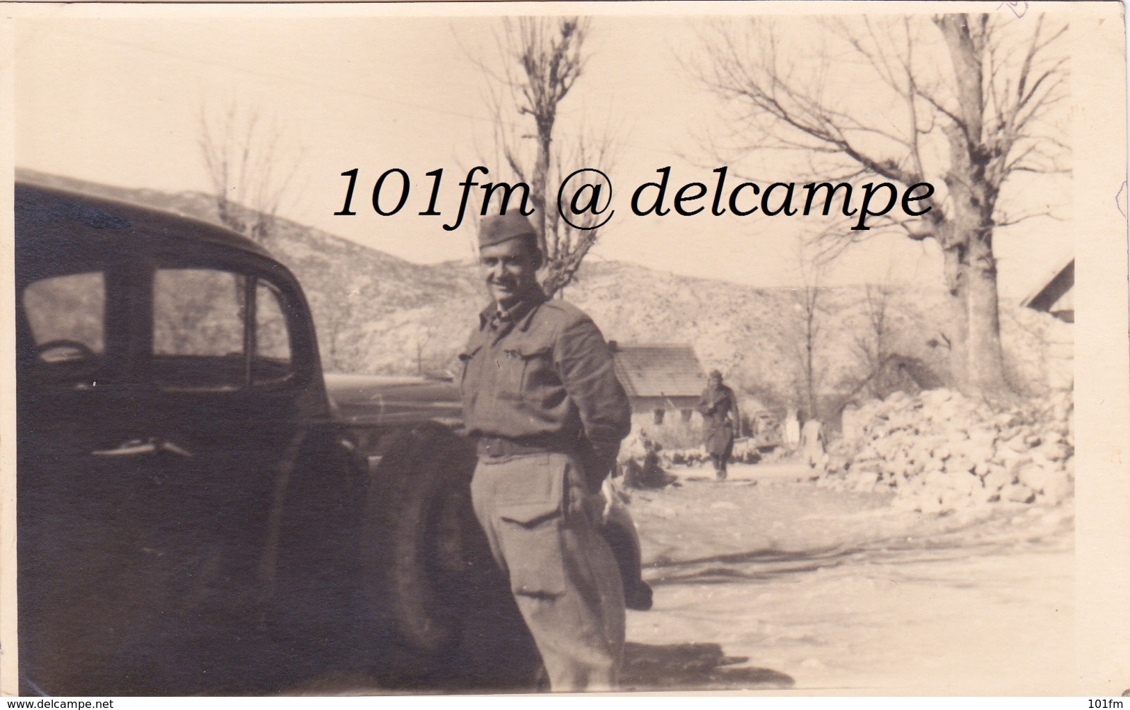 Hrvatska, Croatia - WW 2 , Partisan With Old Car Ca 1945 - Toerisme