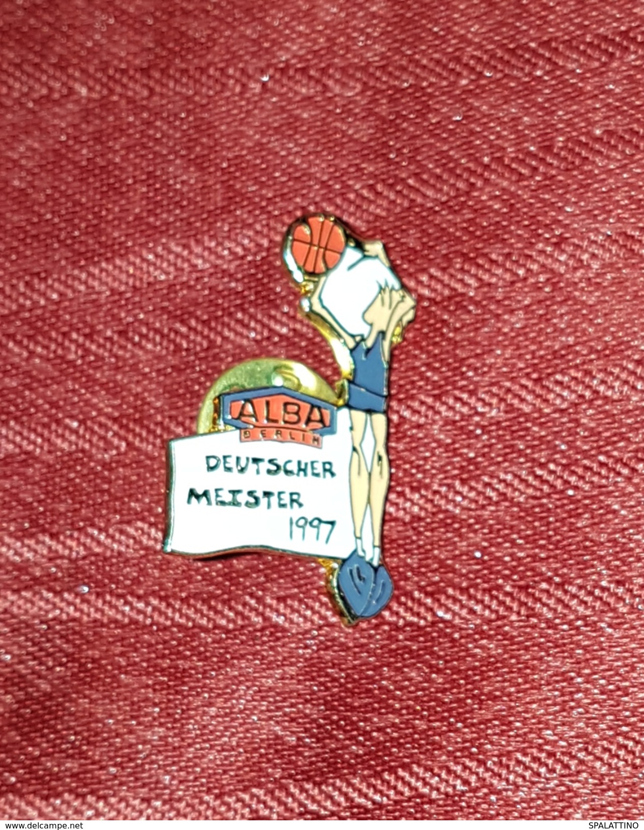 BASKETBALL CLUB ALBA BERLIN GERMANY, CHAMPIONS 1997. ORIGINAL PIN BADGE - Basketball