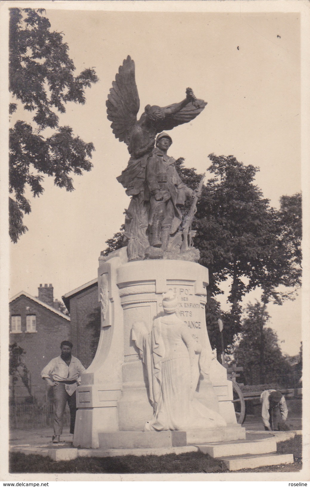 62  SAINT POL SUR TERNOISE - Monument Aux Morts - CPA  N/B  9x14 BE Carte-photo - Saint Pol Sur Ternoise