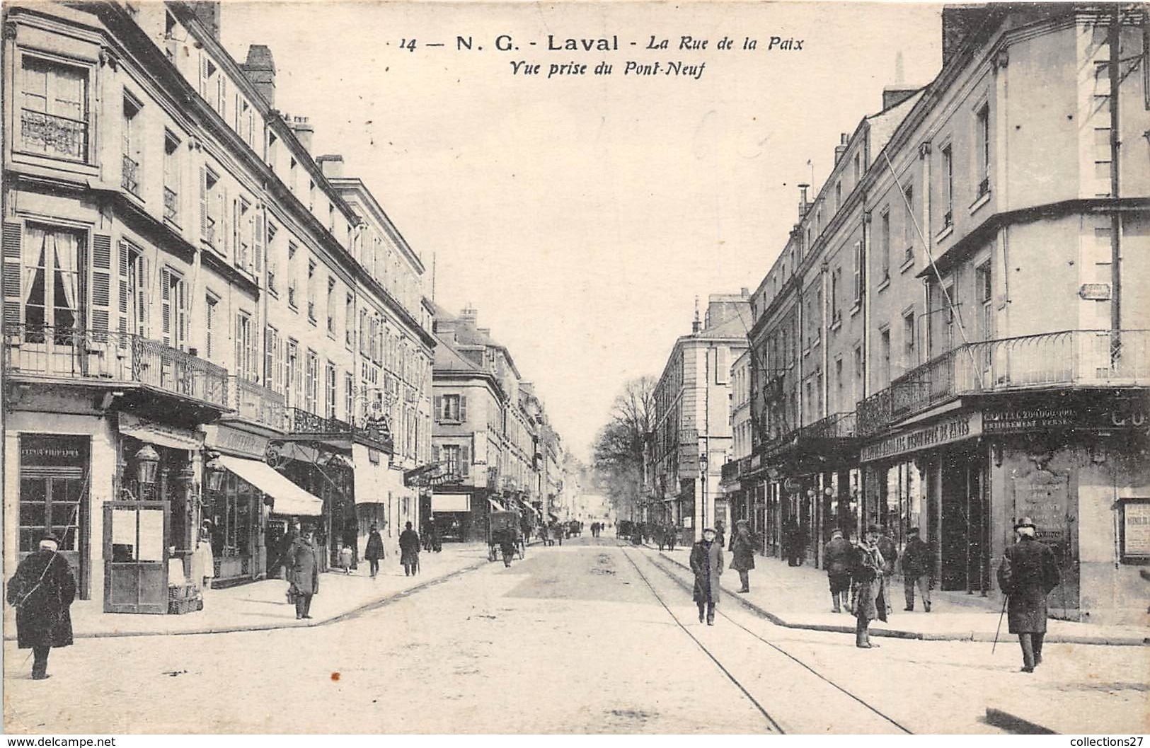 53- LAVAL- LA RUE DE LA PAIX - Laval