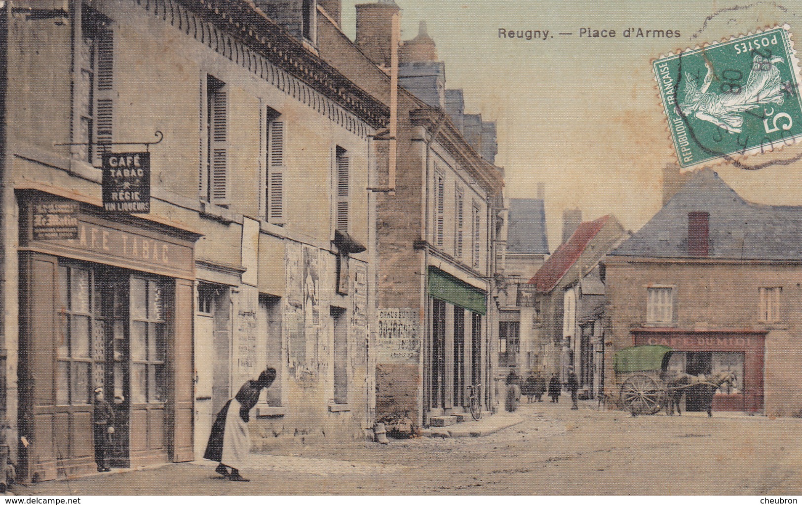 37 REUGNY. CPA TOILEE COULEUR RARE. PLACE D'ARMES. ANNÉE 1908. ANIMATION DEVANT LE CAFÉ TABAC. ATTELAGE AU CAFÉ DU MIDI - Reugny