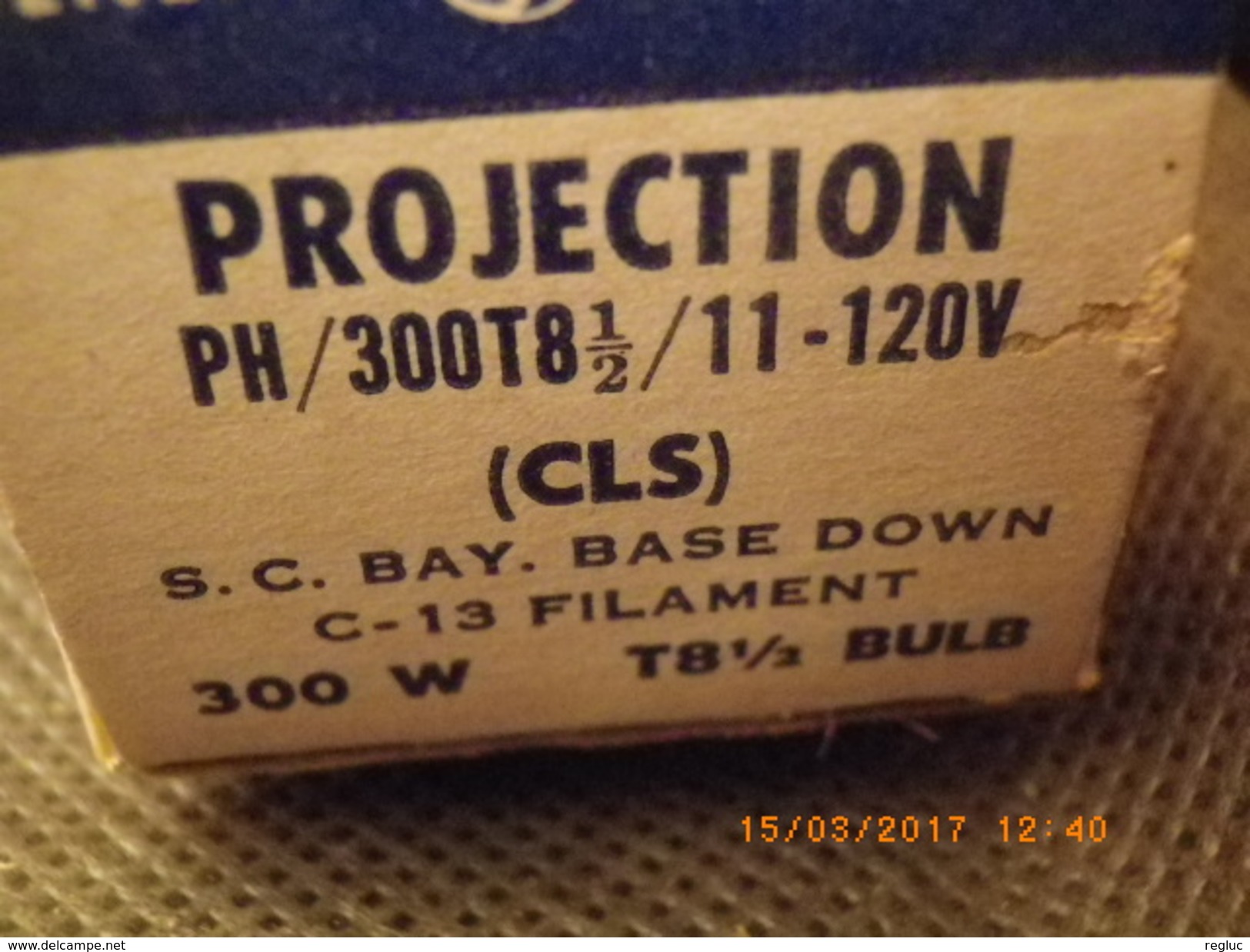 LAMPE PROJECTEUR CINEMA 110 / 120 V 300 W - GE - CULOT Ba 15s - CALOTTE NOIRE - - Projectors