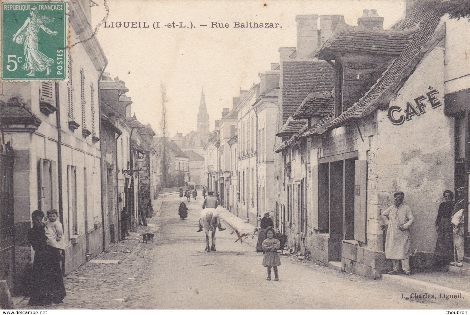 37 LIGUEIL. CPA TRES RARE.  ANIMATION RUE BALTHAZARD. ANNÉE 1908 - Autres & Non Classés