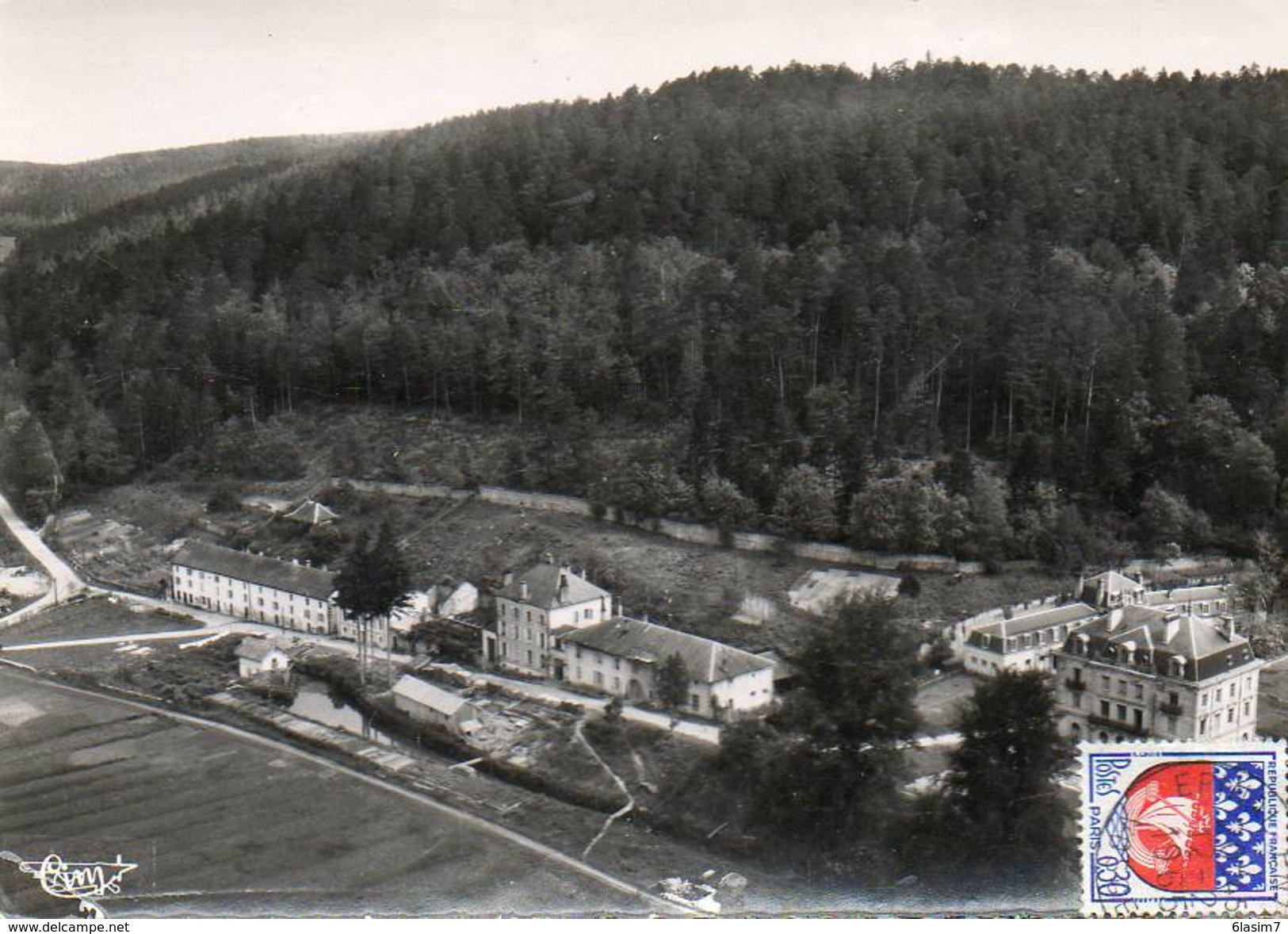 CPSM Dentelée - BROUVELIEURES (88) - Vue Aérienne D'un Quartier Du Bourg Dans Les Années 50 - Brouvelieures