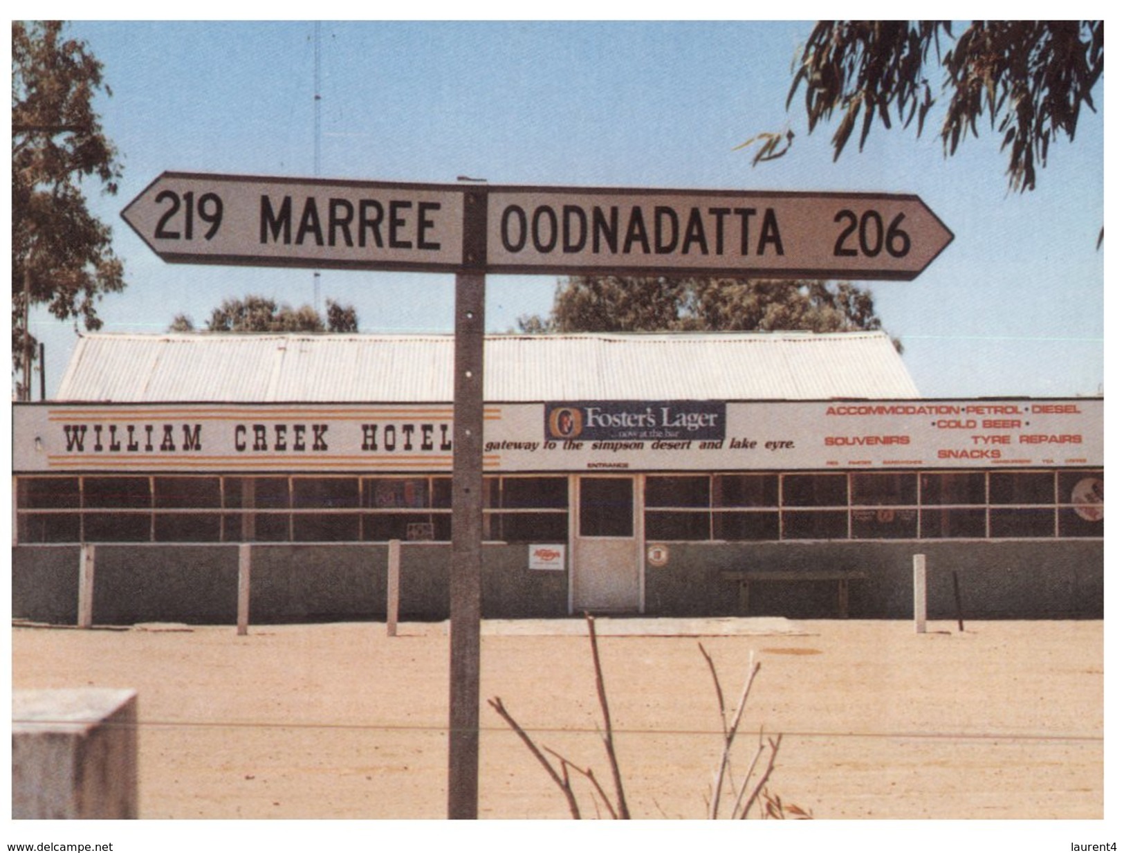 (524) Australia - SA - William Creek Hotel + Road Sign For Marree & Oodnadatta - Flinders Ranges