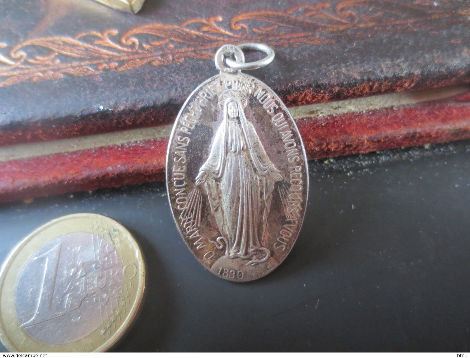 PENDENTIF METAL ARGENT -1830- O MARI CONCUE SANS PECHE PRIEZ POUR NOUS QUI AVONS RECOURS A VOUS -   VOIR PHOTOS - Pendentifs