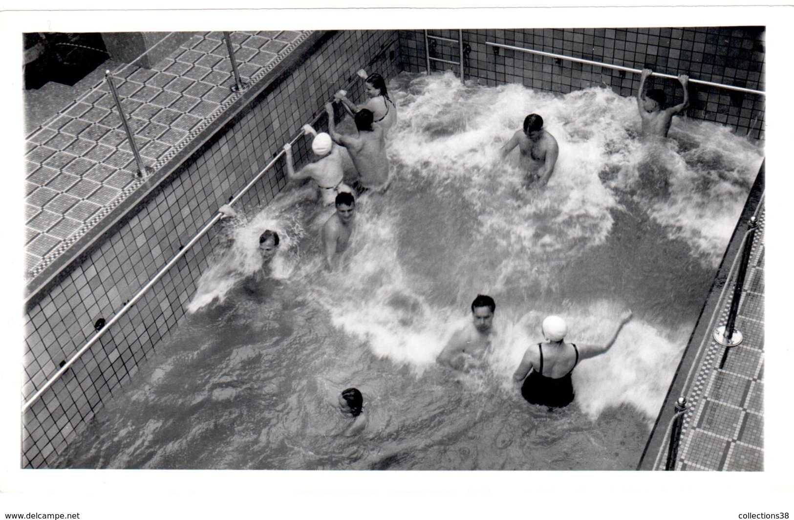 Ensemble de 6 photos + une brochure Liste des Passagers de "La Marseillaise" ligne d'Indochine-Extrême Orient