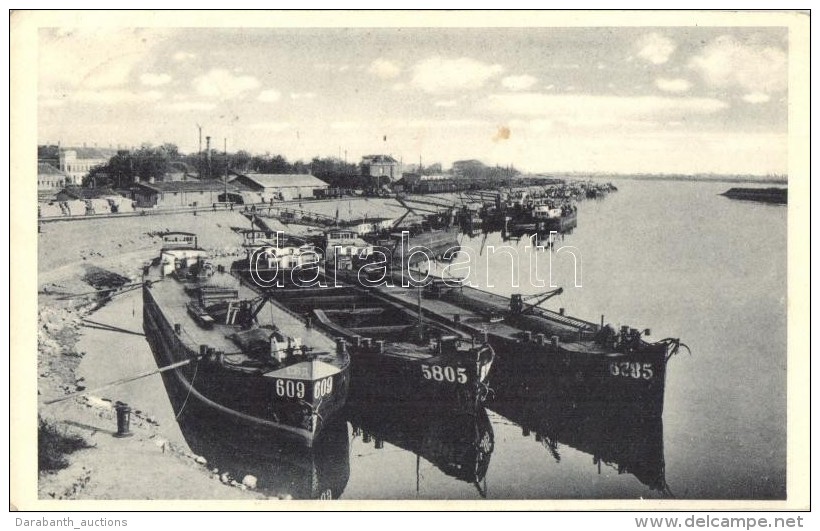 T2/T3 Kom&aacute;rom, Kom&aacute;rno; Pr&iacute;stav / Kik&ouml;tÅ‘, Usz&aacute;lyok / Harbor, Barges (EK) - Non Classificati