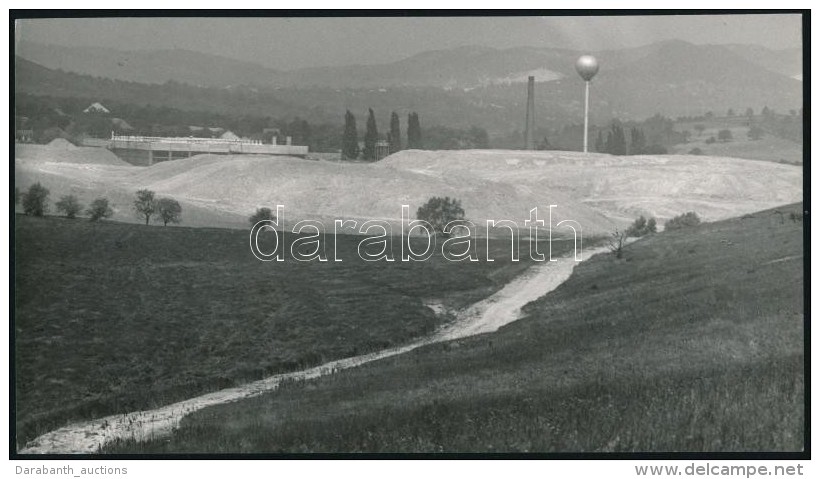 Cca 1972 Zsigri Oszk&aacute;r (1933-?): Iparosod&oacute; T&aacute;j, Pecs&eacute;ttel Jelzett, Vintage... - Altri & Non Classificati