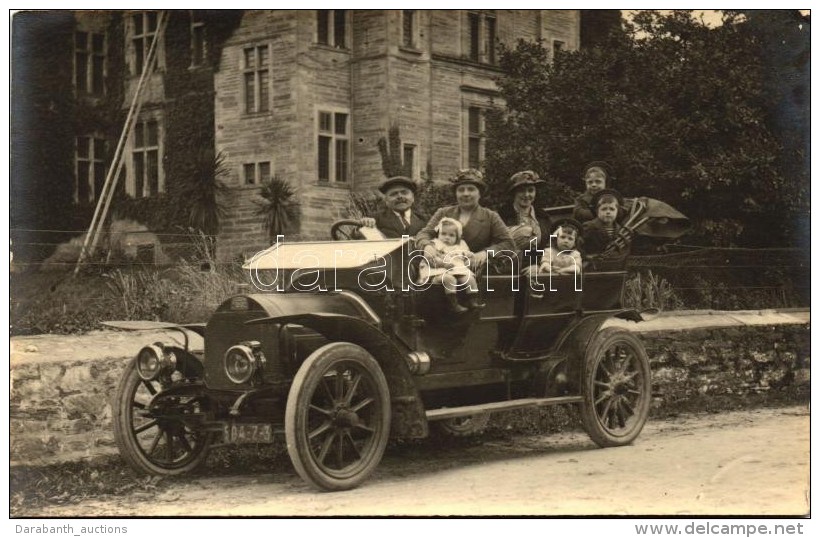 ** T1/T2 Family Photo With Old Automobile - Non Classificati