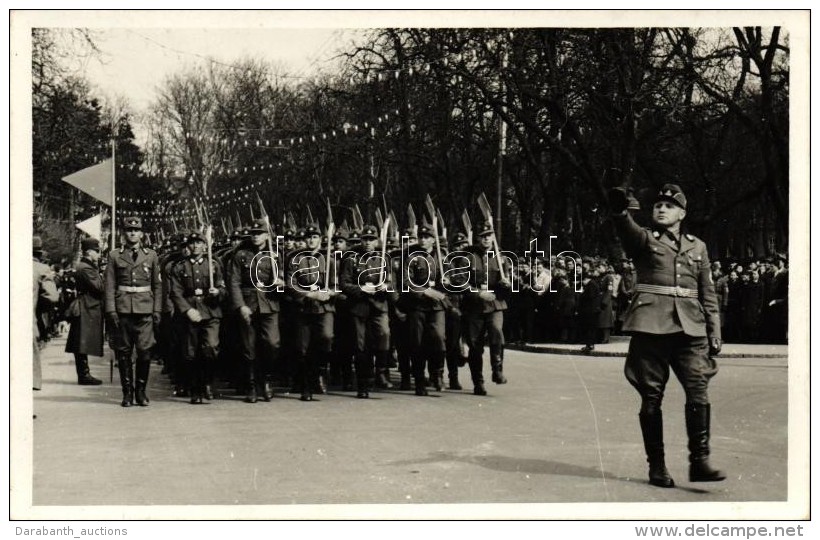 ** T1/T2 Freiwilliger Arbeitsdienst / Marching Workers, Photo - Sin Clasificación