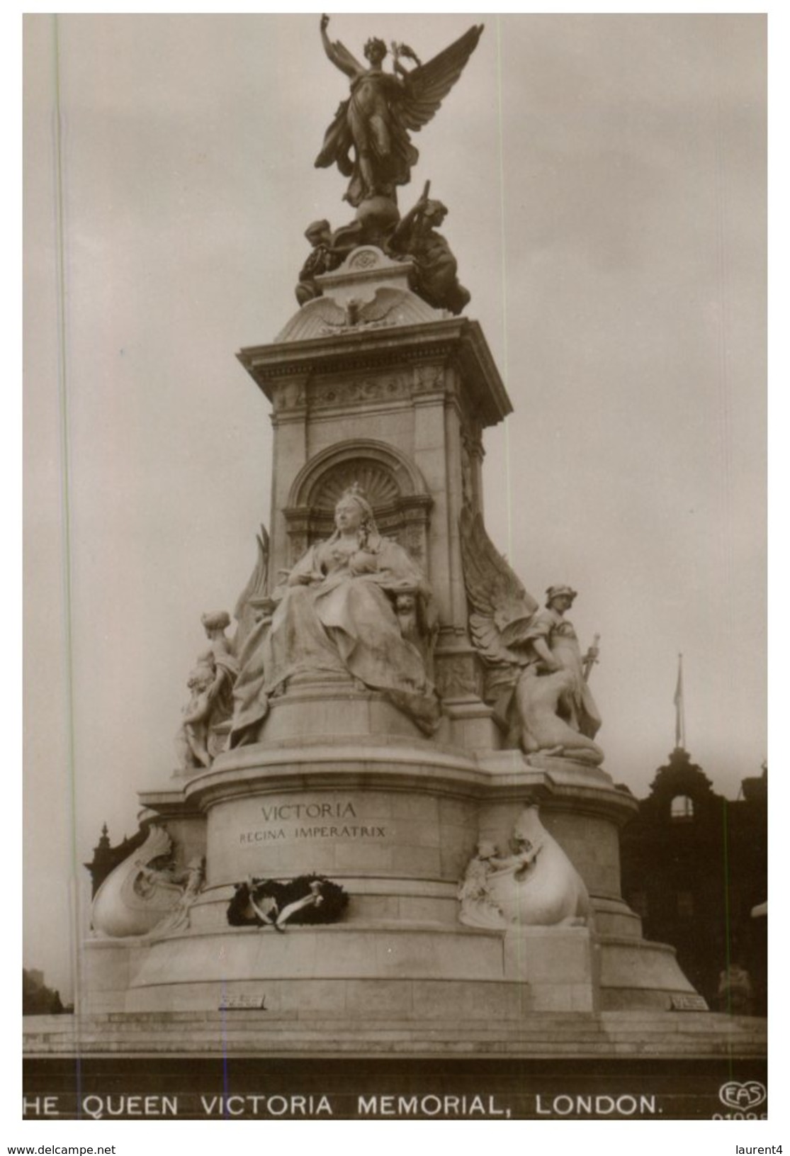(Del 777) Very Old Postcard - Carte Ancienne -  England - London Queen Victoria Memorial - Monumenti