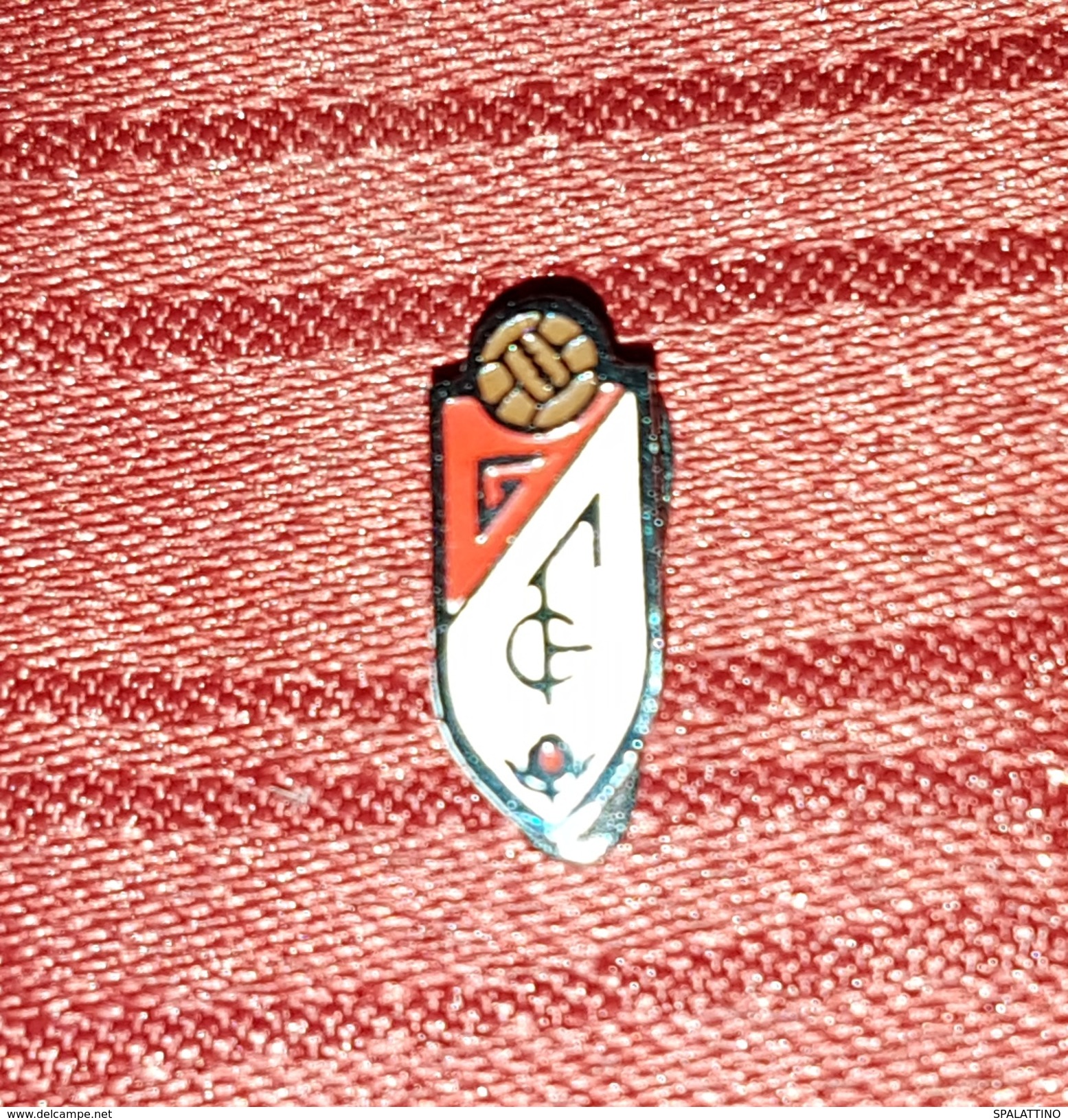 GRANADA CF, ORIGINAL VINTAGE BUTTONHOLE PIN, BADGE, SPAIN ESPAÑA - Fútbol