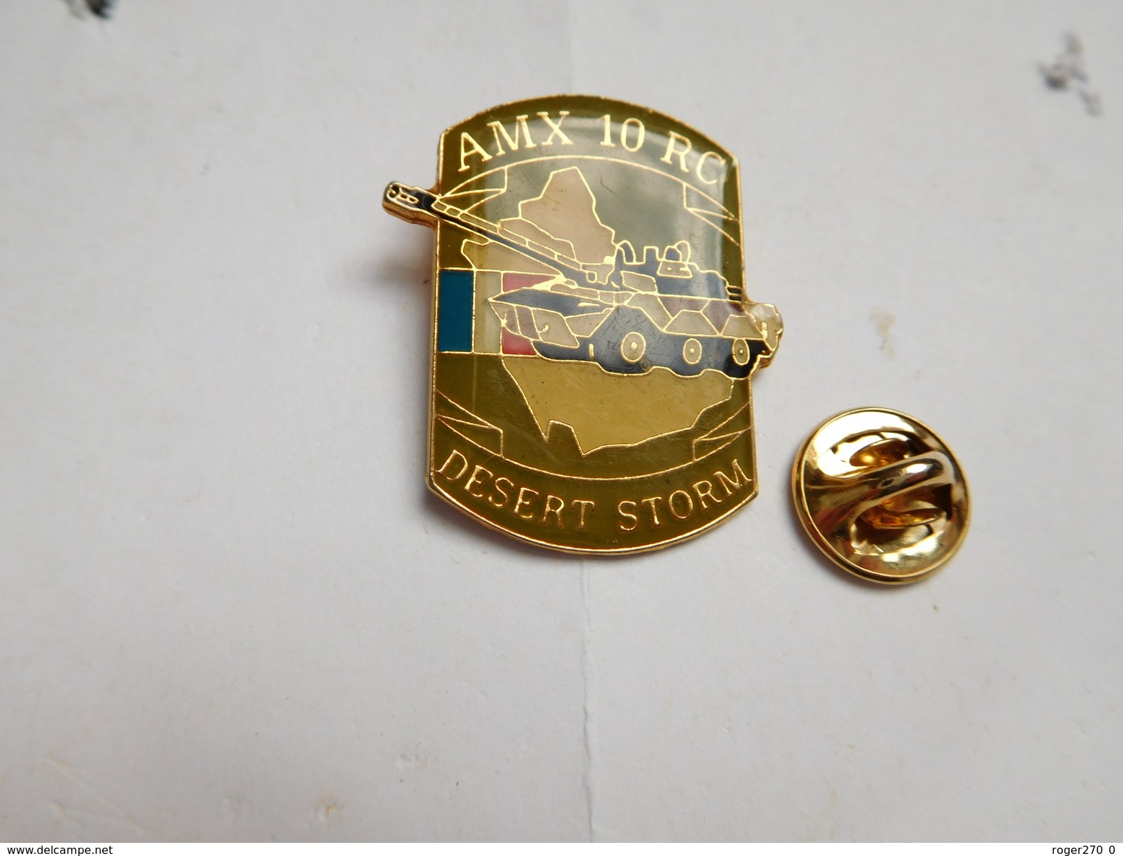 Beau Pin's  , Armée Militaire , Désert Storm , Char AMX 10 RC , Blindé , Army US - Militaria