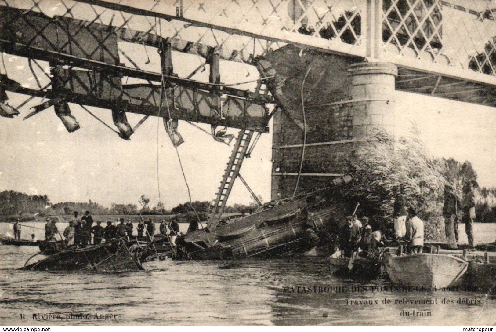 LA CATASTROPHE DES PONTS DE CE -49- TRAVAUX DE RELEVEMENT DES DEBRIS DU TRAIN - Les Ponts De Ce