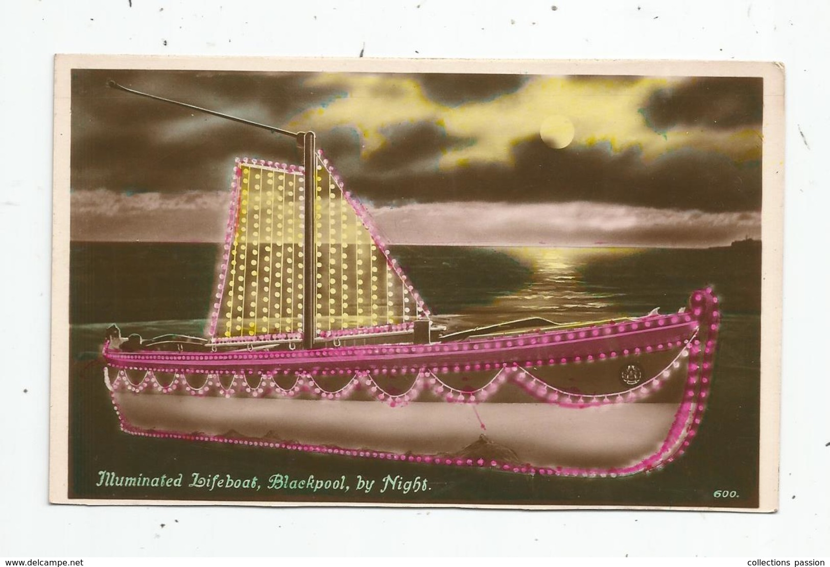 Cp , ANGLETERRE , BLACKPOOL , By Night , ILLUMINATED LIFEBOAT , Vierge , The Advance Series - Blackpool