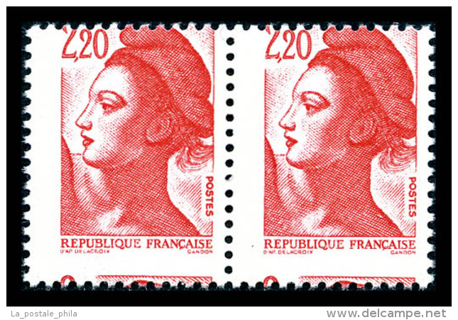 ** N&deg;2376, 2,20F Libert&eacute;, Piquage &agrave; Cheval En Paire. TTB. R. (certificat)      Qualit&eacute;: ** - Unused Stamps