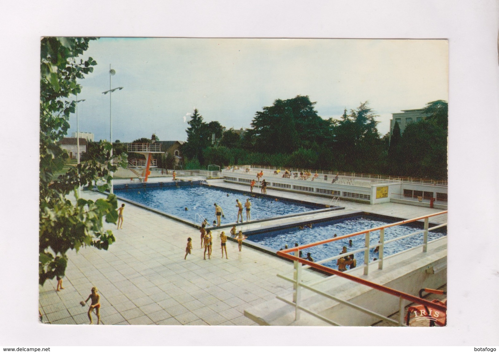 CPM DPT 86 CHATELLERAULT, LA PISCINE - Chatellerault