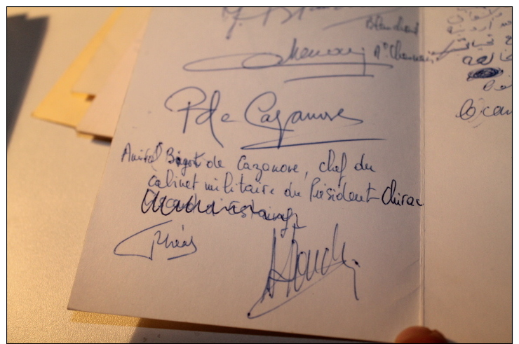 Lot De Plaquettes Avec Des Signatures D'anciens FNFL 1975 - Documents