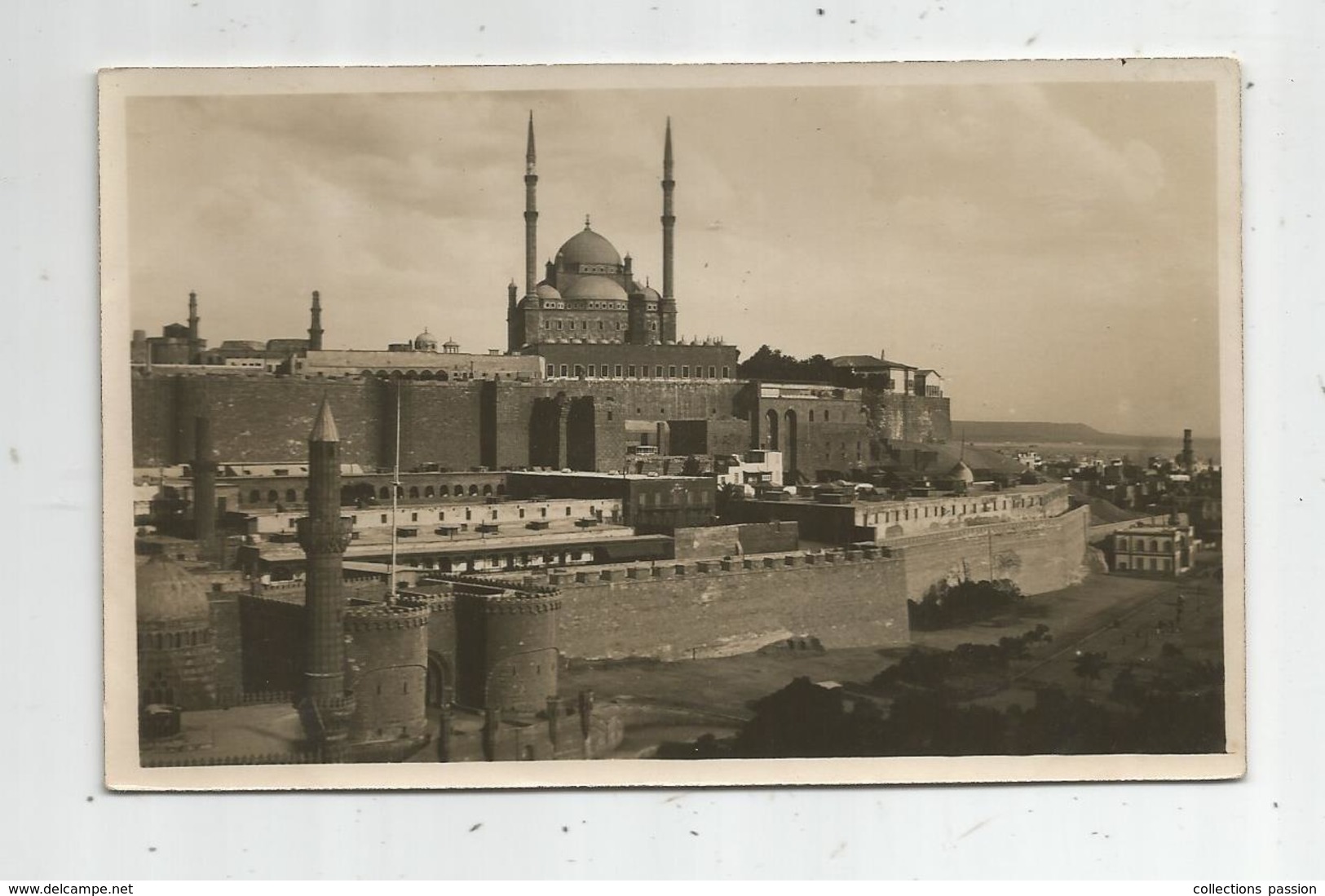 Cp , Carte Photo , EGYPT , EGYPTE , LE CAIRE , La Mosquée Et La Ville , Vierge - Kairo