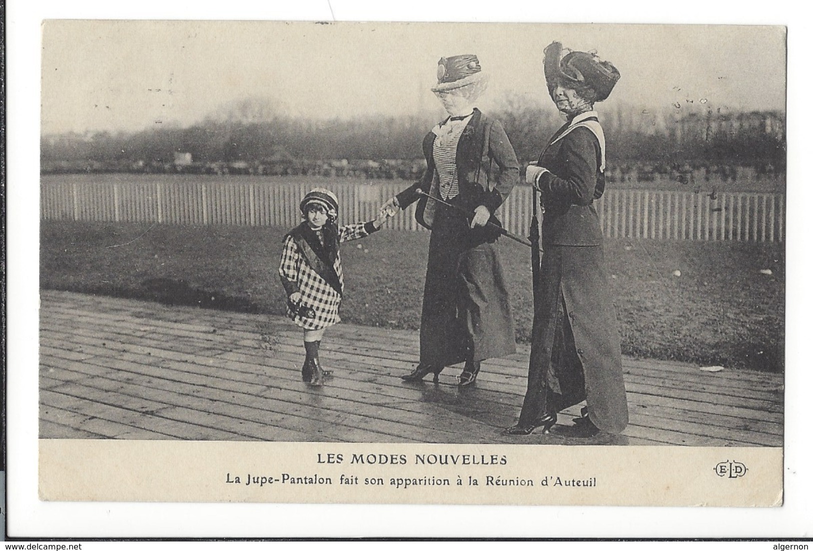 16484 - Les Modes Nouvelles La Jupe-pantalon Fait Son Apparition à La Réunion D'Auteuil Paris - Mode