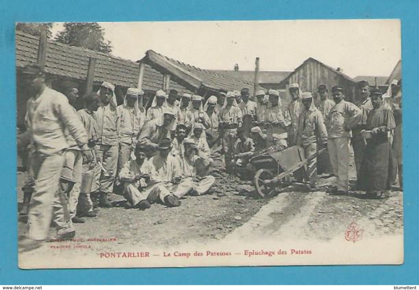 CPA Militaires Militaria Le Camp Des Pareuses - Epluchage Des Patates PONTARLIER 25 - Pontarlier