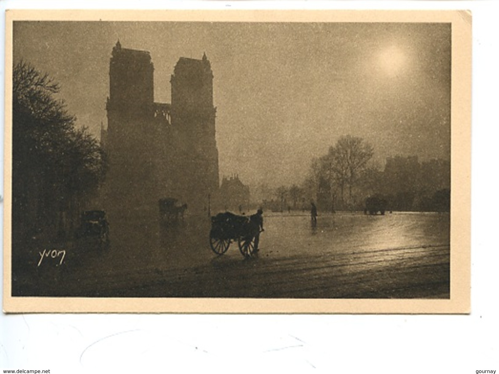 Paris En Flanant N°228 : Le Parvis De Notre Dame (vieilles Voiture Attelage Charette à Bras - Transports) Cp Vierge - Notre Dame De Paris