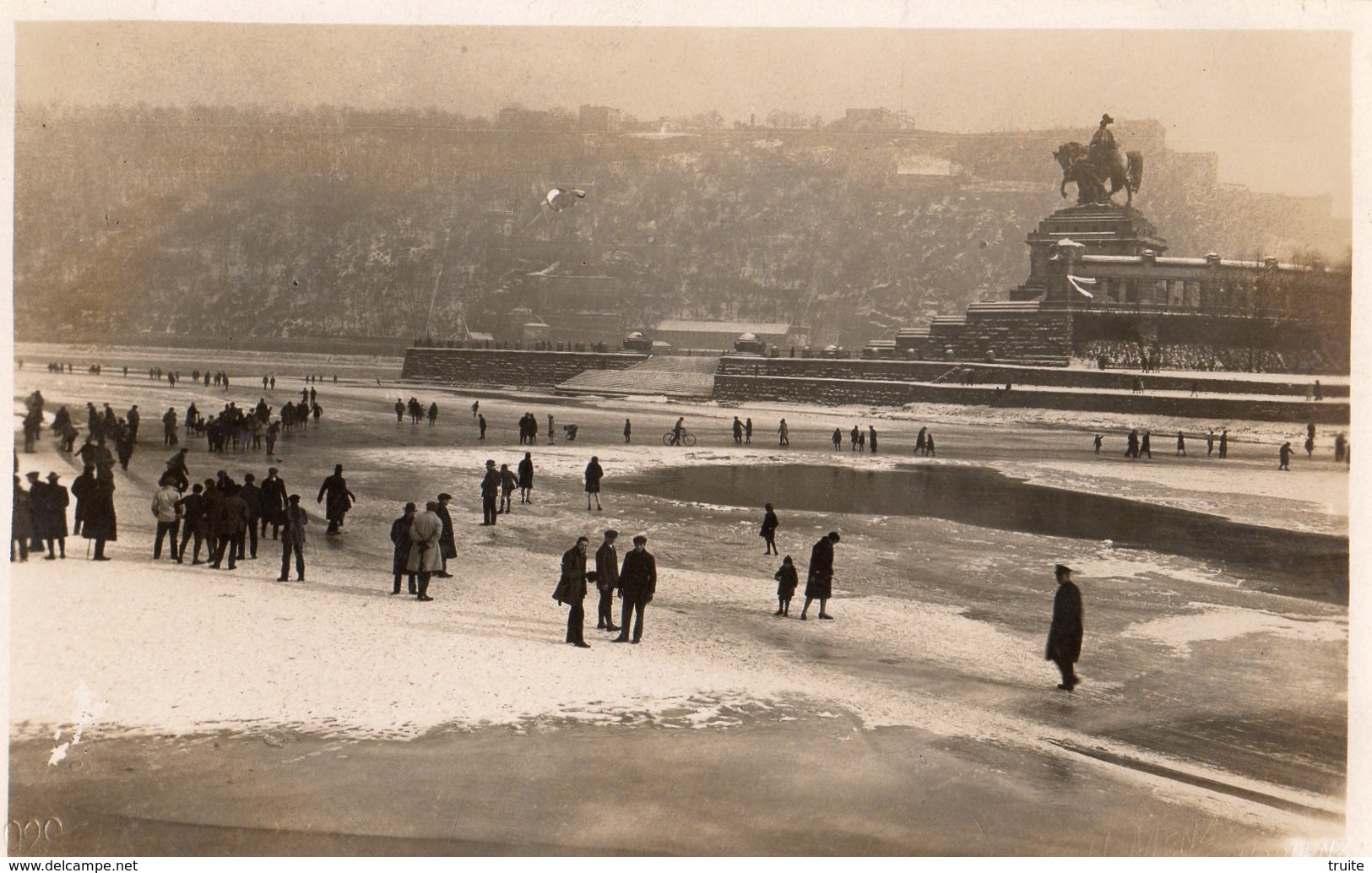 ENVIRONS D' OBERWESEL HIVER 1929 LE CONFLUENT DU RHIN ET DE LA MOSELLE PRIS PAR LES GLACES - Oberwesel