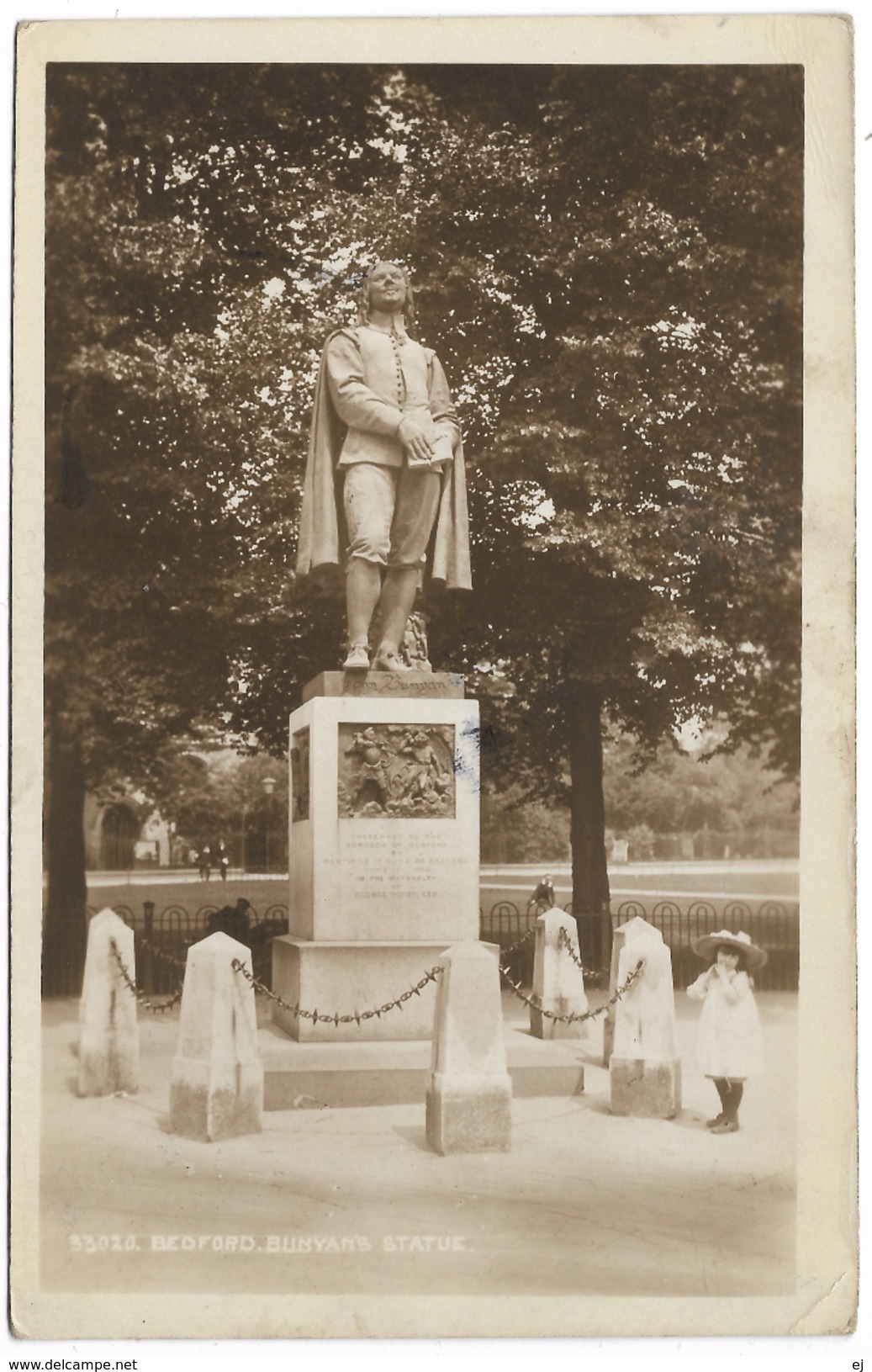 Bedford, Bunyan's Statue - Real Photo - Unused - Photochrom Co - Bedford