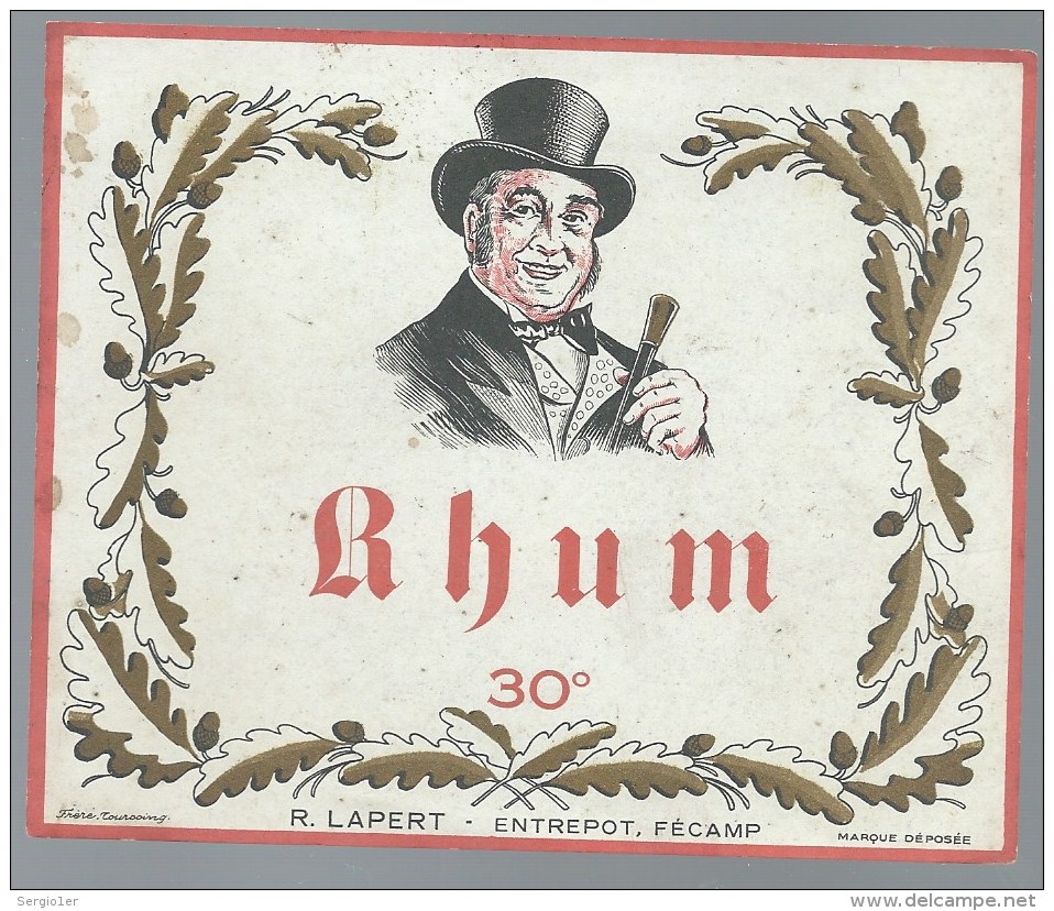 Etiquette Rhum   "des Pairs"  R Lapert Fecamp 76 "homme Chapeau Haut De Forme" - Rhum