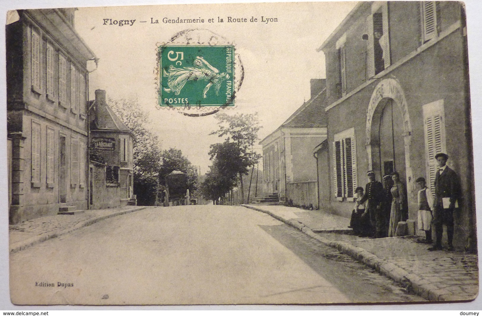 LA GENDARMERIE ET LA ROUTE DE LYON - FLOGNY - Flogny La Chapelle