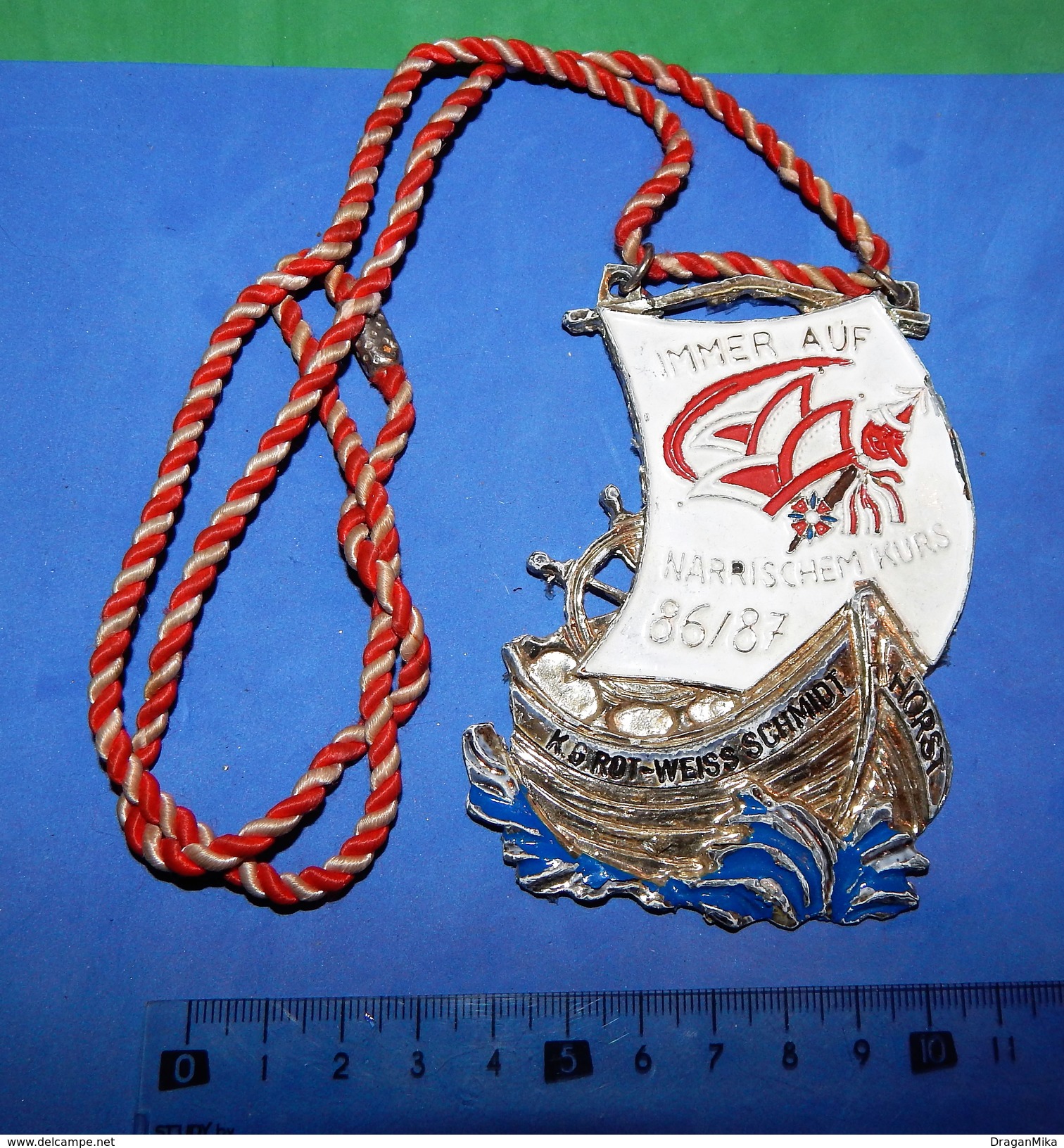 Huge ''Schutz'' Medal: IMMER AUF NARRISCHEM KURS 86/87 - Voile