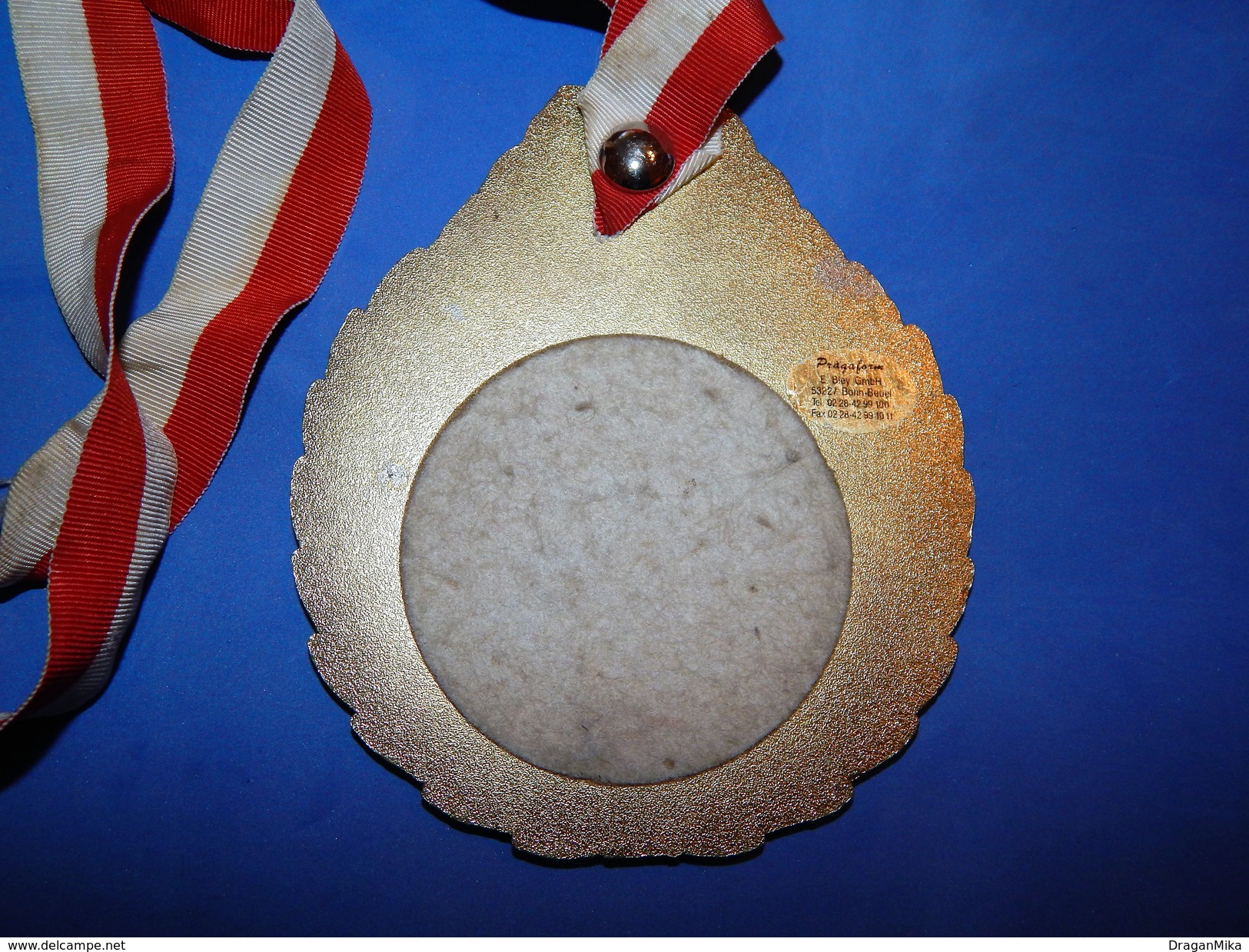 Huge ''Schutz'' Medal: PRINZENGARDE DER STADT DUISBURG 2000. 2 - Autres & Non Classés