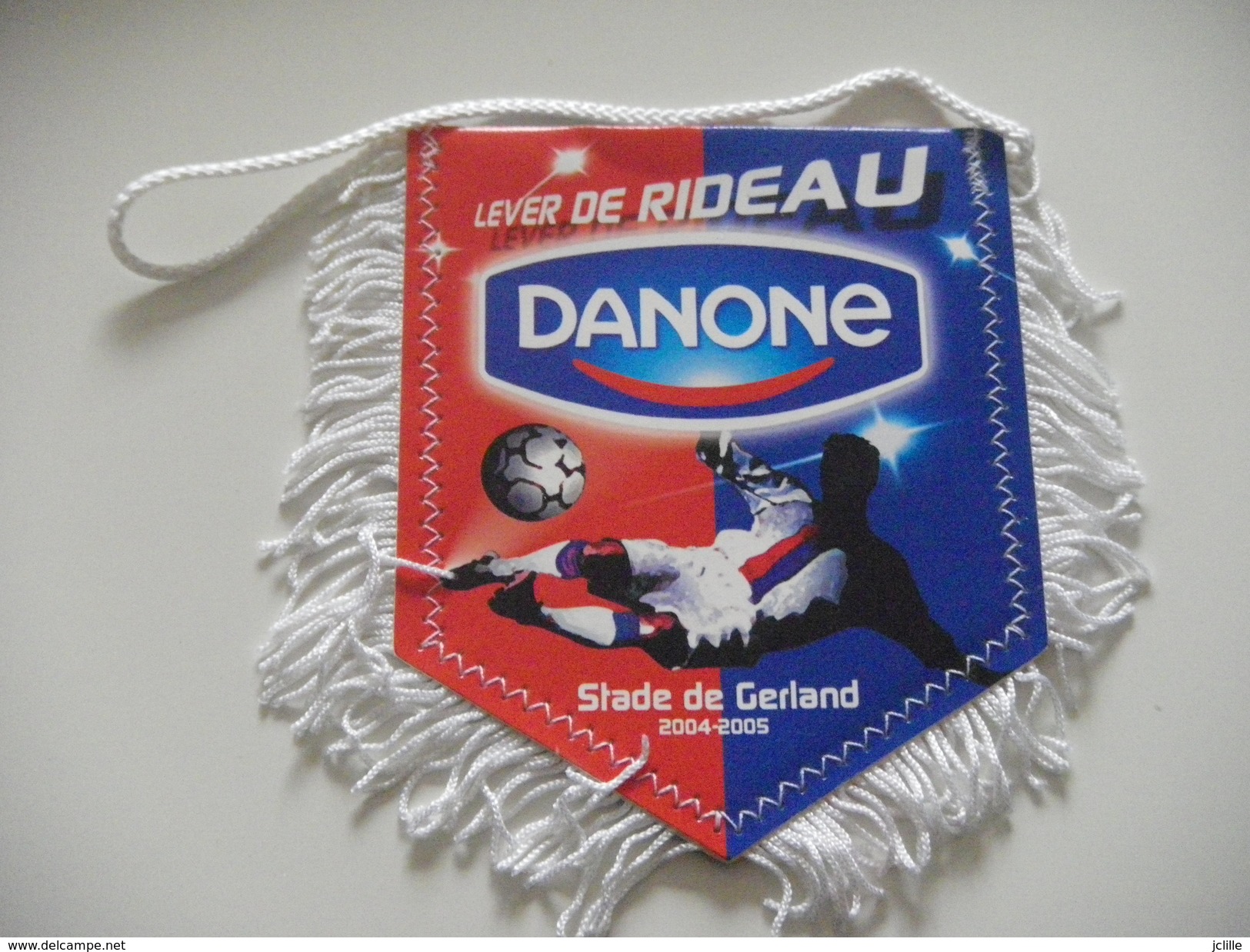 Fanion Football - O LYON - GERLAND - RHONE - DANONE - Habillement, Souvenirs & Autres