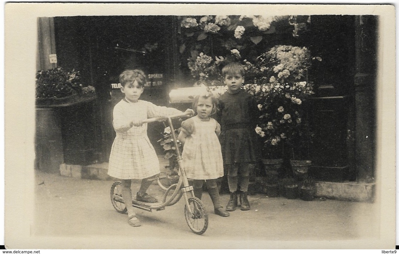 151 Rue Ordener 1934 Paris 18e Devanture Magasin Fleuriste Enfant Trottinette Carte Photo 2scans - Arrondissement: 18