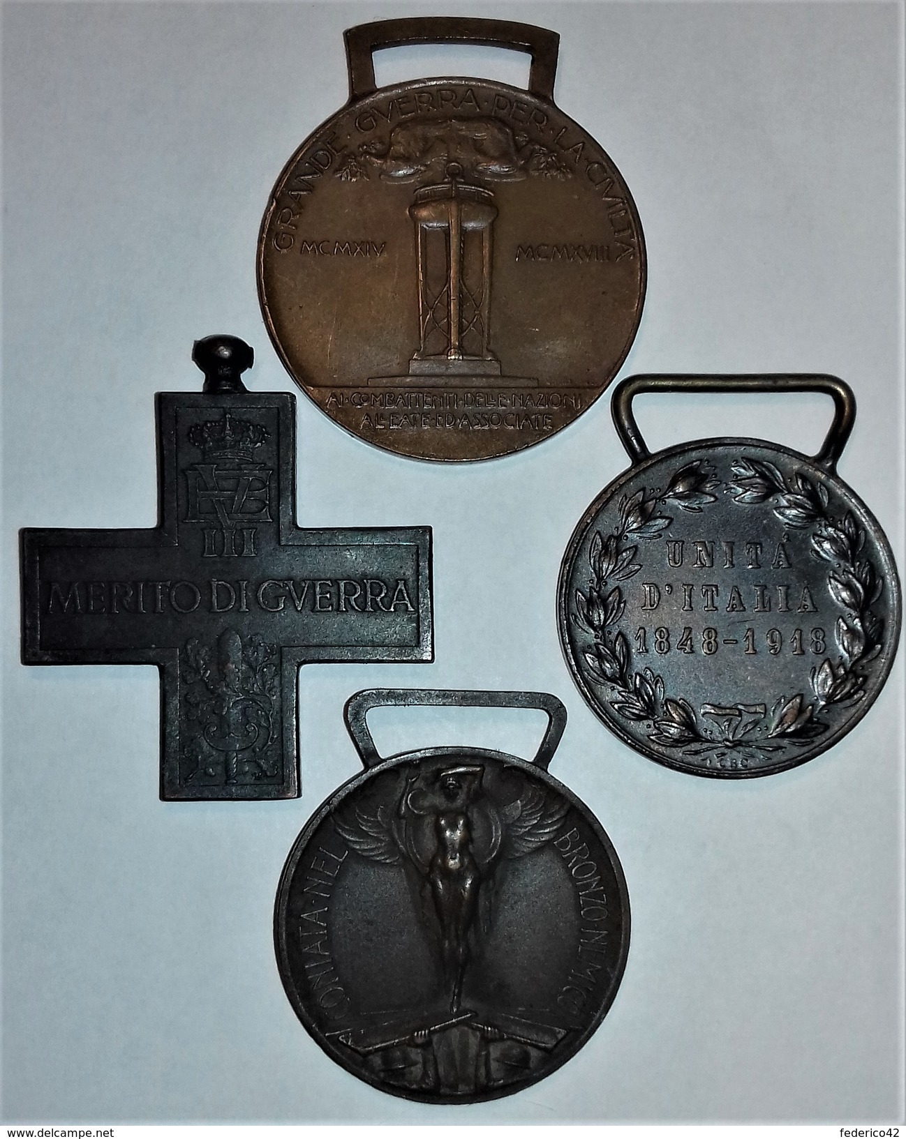 4 DIVERSE MEDAGLIE ORIGINALI IN BRONZO GUERRA 1914-1918 CONSERVAZIONE OTTIMA - Italia