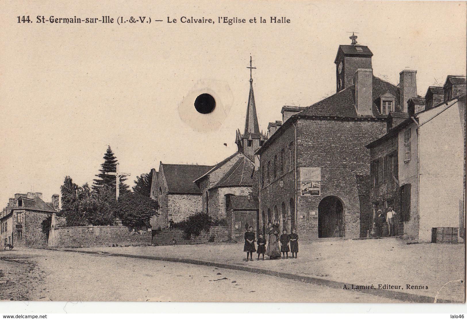 St-GERMAIN-sur-ILLE  -  Le Calvaire , L'Eglise Et La Halle - Saint-Germain-sur-Ille