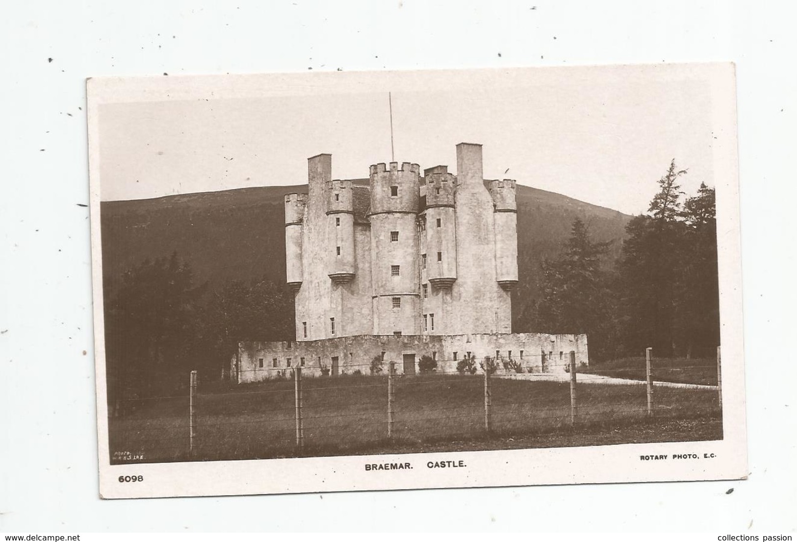 Cp , ECOSSE , BRAEMAR , Castle , Vierge , Ed : Rotary Photographic Series - Aberdeenshire