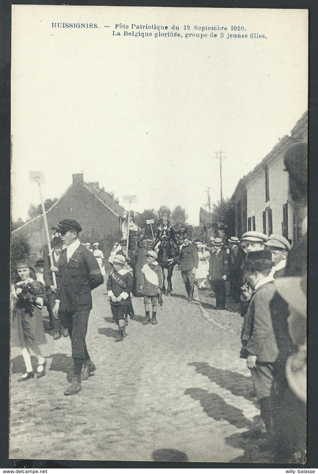 +++ CPA - HUISSIGNIES - Fête Patriotique 1920 - La Belgique Glorifiée - Groupe De 3 Jeunes Filles - 5/5  // - Chièvres