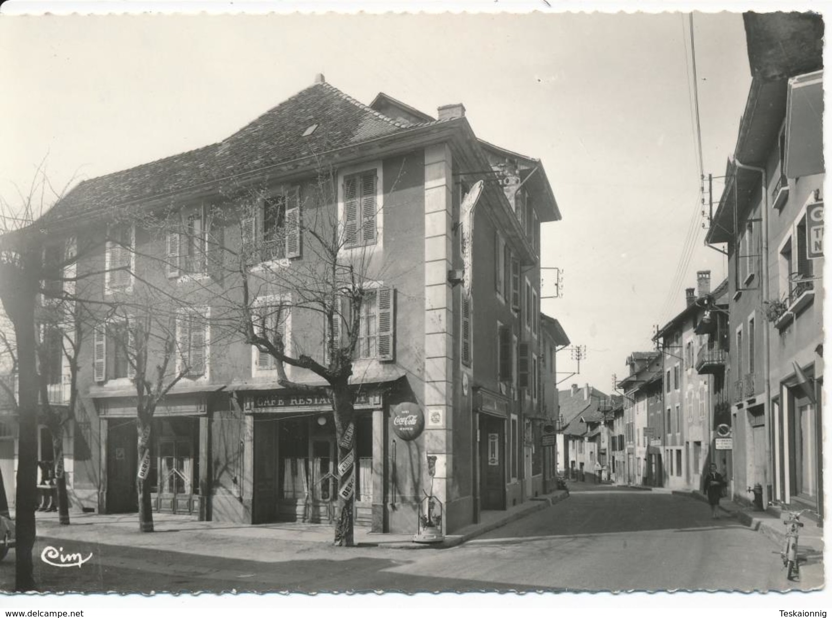 LES ECHELLES (Savoie) La Rue Principale Et L'Hôtel Du Centre - Les Echelles