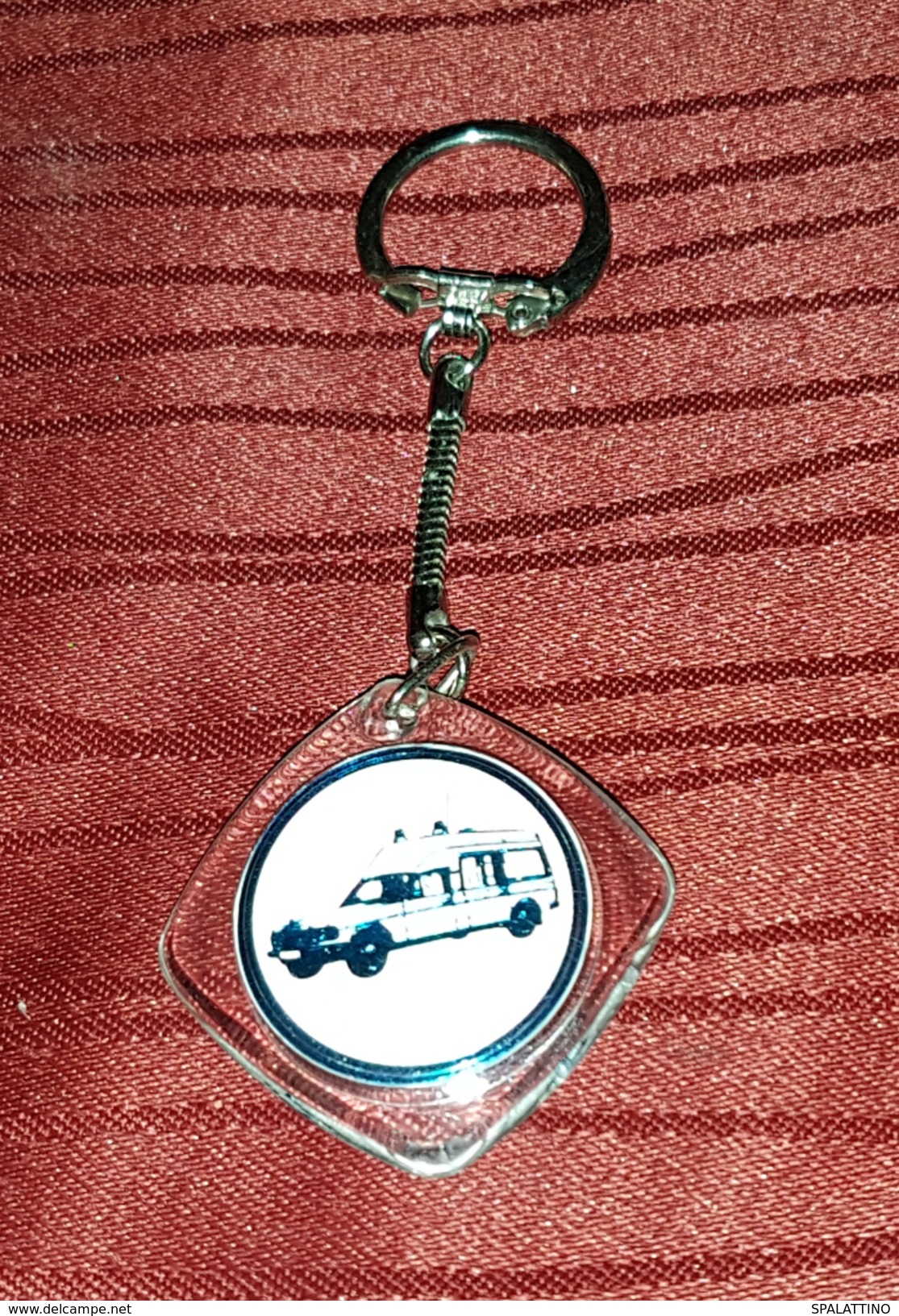 BINZ AMBULANCE, KRANKENWAGEN... MERCEDES, VINTAGE KEYCHAIN - Mercedes