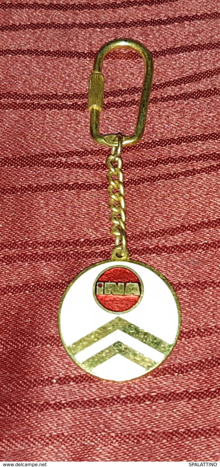 INA FUEL COMPANY VINTAGE ENAMELED KEY CHAIN - Fuels