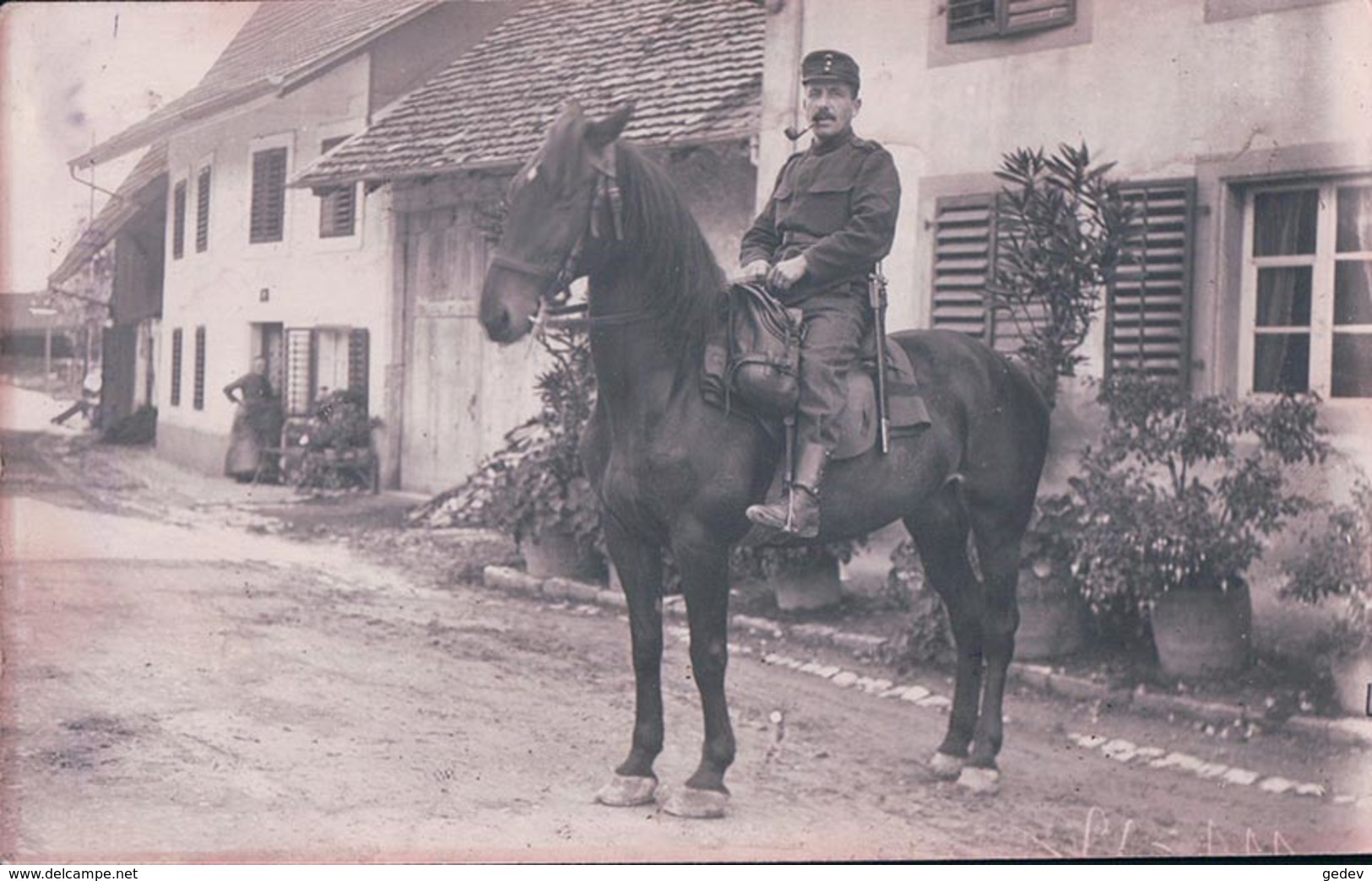 Suisse Romande Vaud? Dragon Devant La Ferme, Cavalerie (994) - Fermes